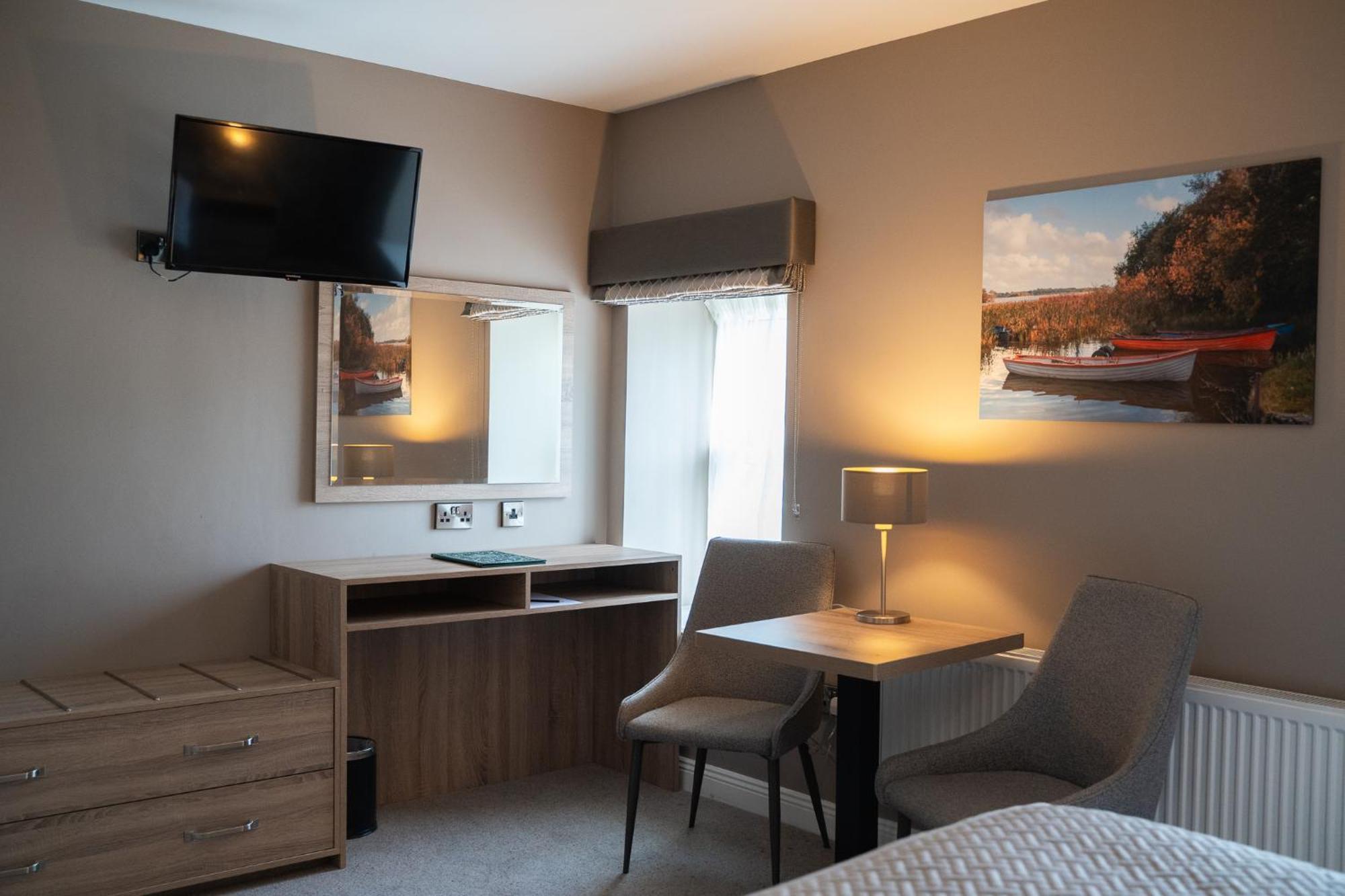 Castle Varagh Hotel & Bar Castlepollard エクステリア 写真