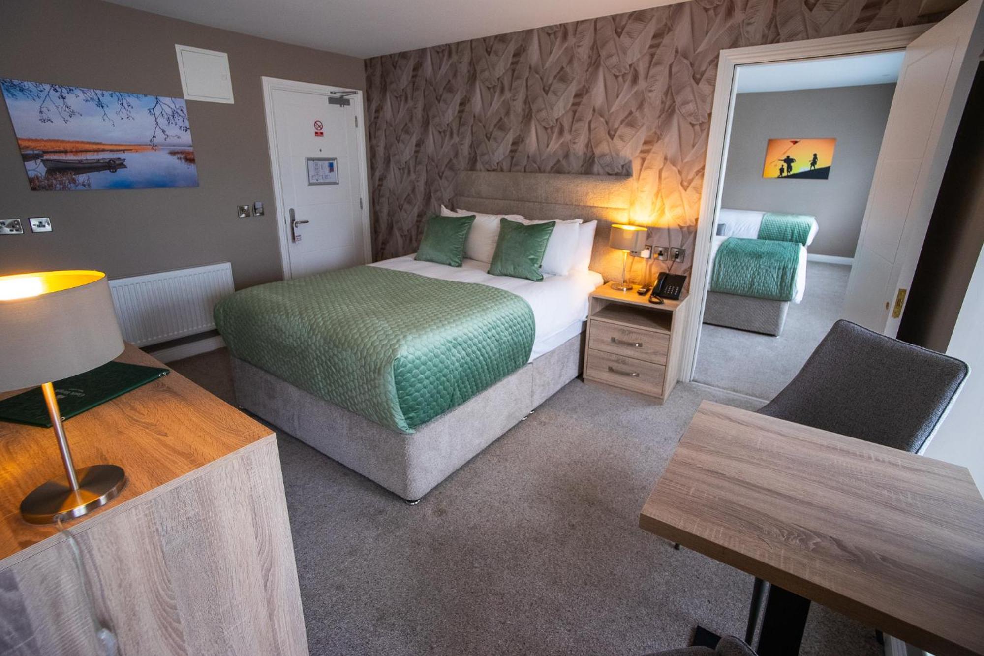 Castle Varagh Hotel & Bar Castlepollard エクステリア 写真